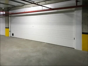 Промышленные секционные ворота Doorhan ISD03 3800x6800 для парковки